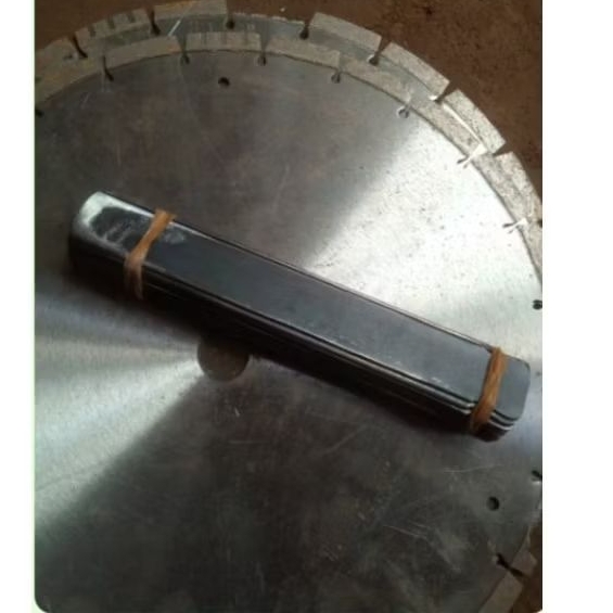 pahat/ tatah ukir kayu Jepara bahan baja serkel