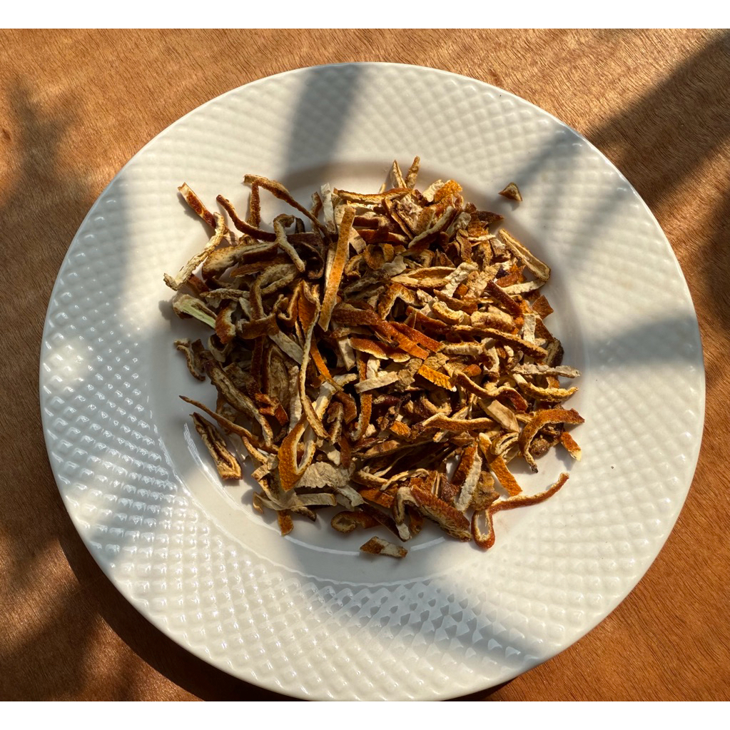 

DRIED ORANGE PEEL /KULIT JERUK KERING / CHEN PI /CHEN PI SI /TANGERINE PEEL 50 GR