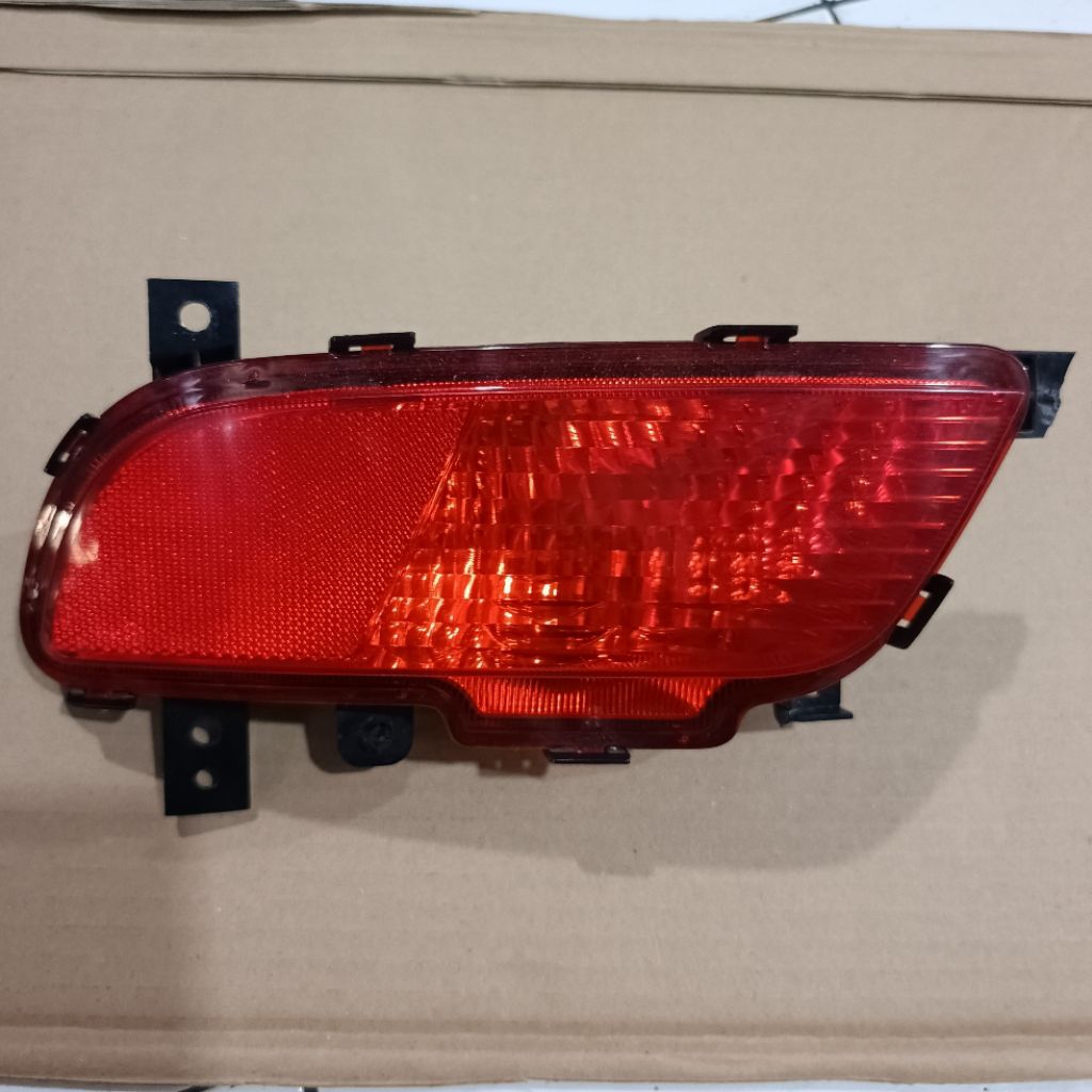 Lampu bemper belakang wuling confero DB / formo original
