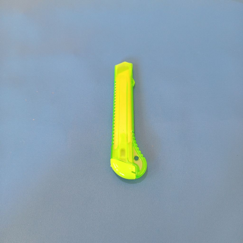 

Silet Cutter Tajam Pemotong Serbaguna