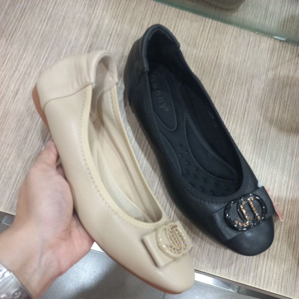 SEPATU FLAT WANITA RINGAN MERK GENNY