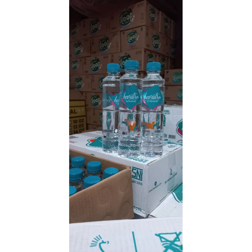 

Air minum merk HEVIITRO kemasan botol 400 ml per karton isi 24 botol