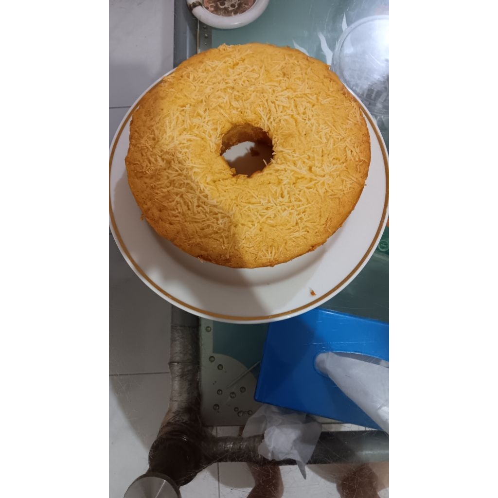 

BOLU TAPE KEJU FRESH ON THE OVEN YA