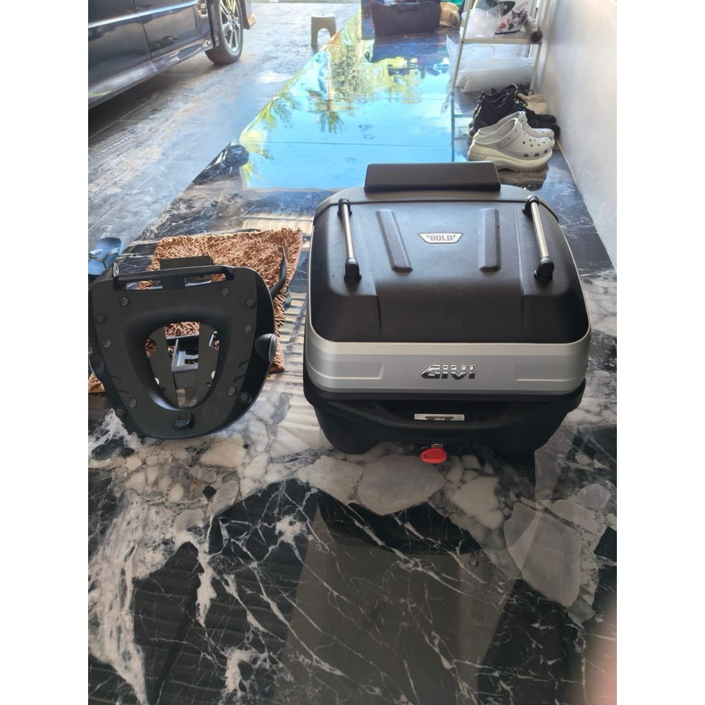 Bracket  SRX Givi Xmax old bracket box Givi Xmax original 100% PRELOVED SECOND BEKAS ORIGINAL