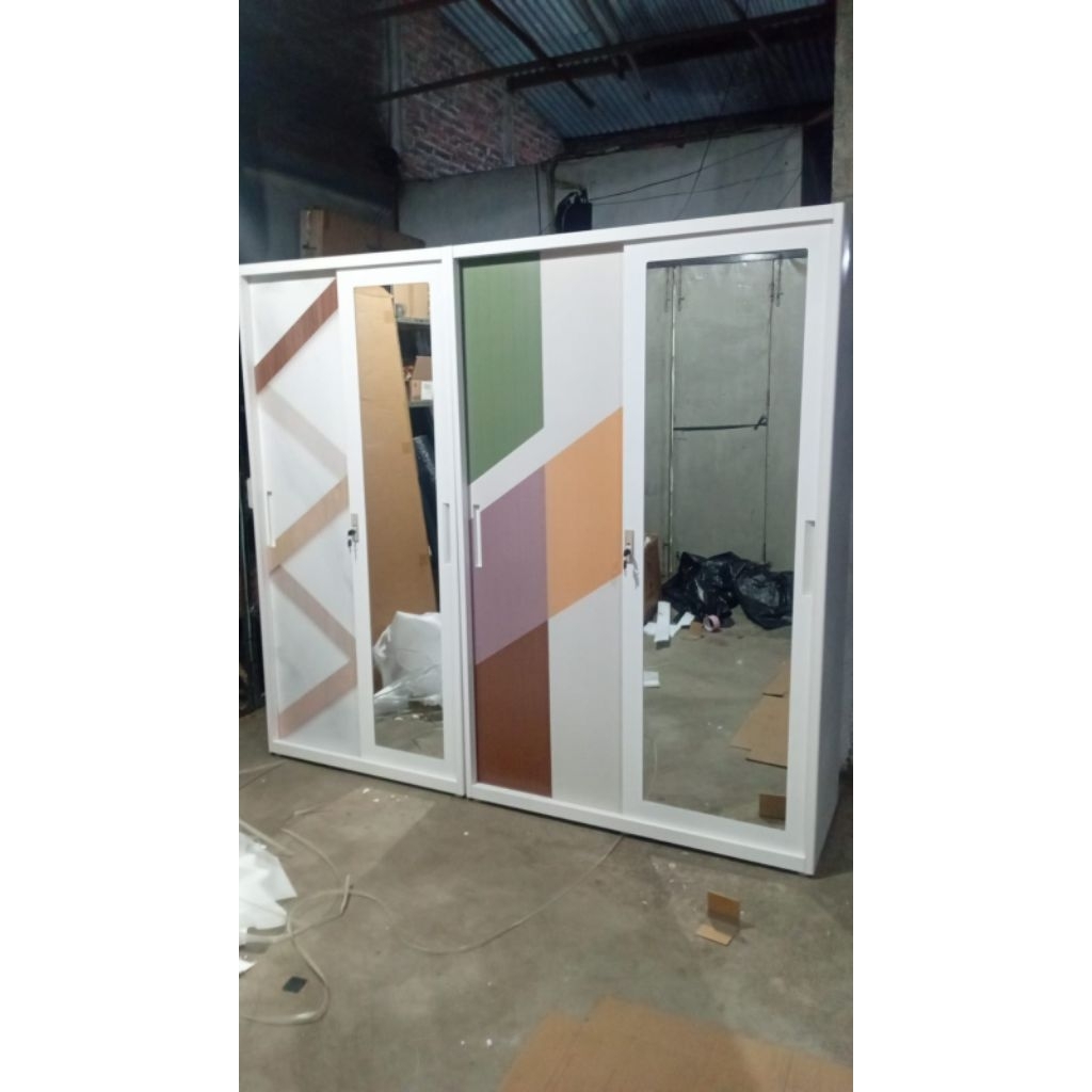 Lemari Baju Lemari Pakaian Besi Sleding