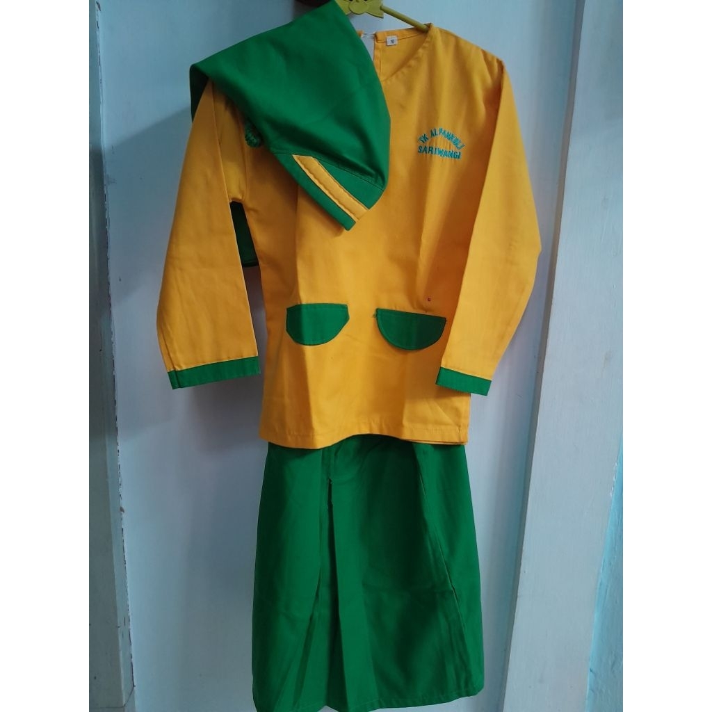 (Preloved) Seragam TK