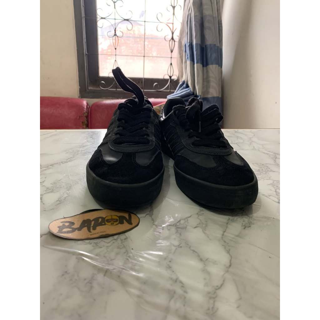 SEPATU SNEAKERS ADIDAS FULL BLACK