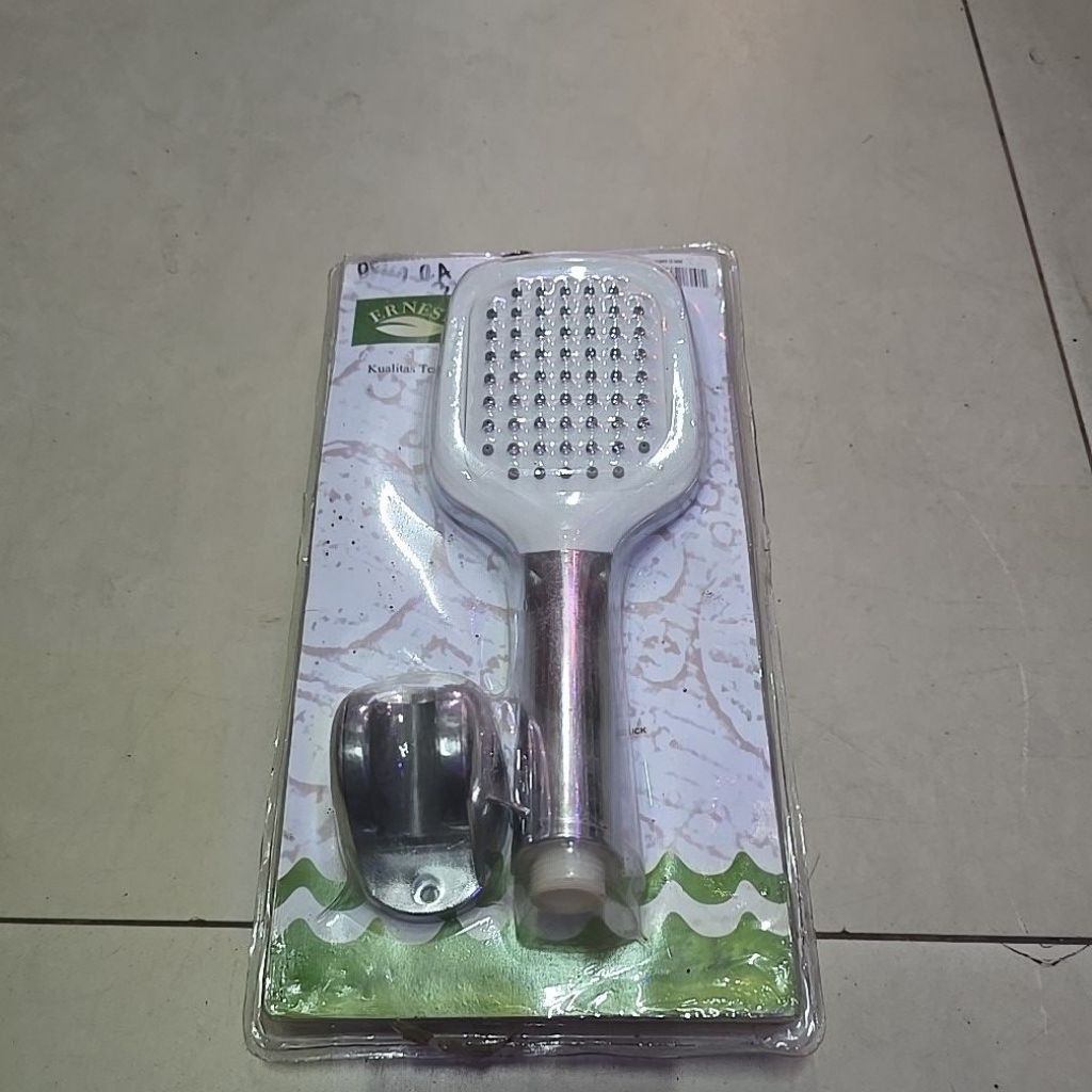 SHOWER MANDI + SELANG ERNESTO