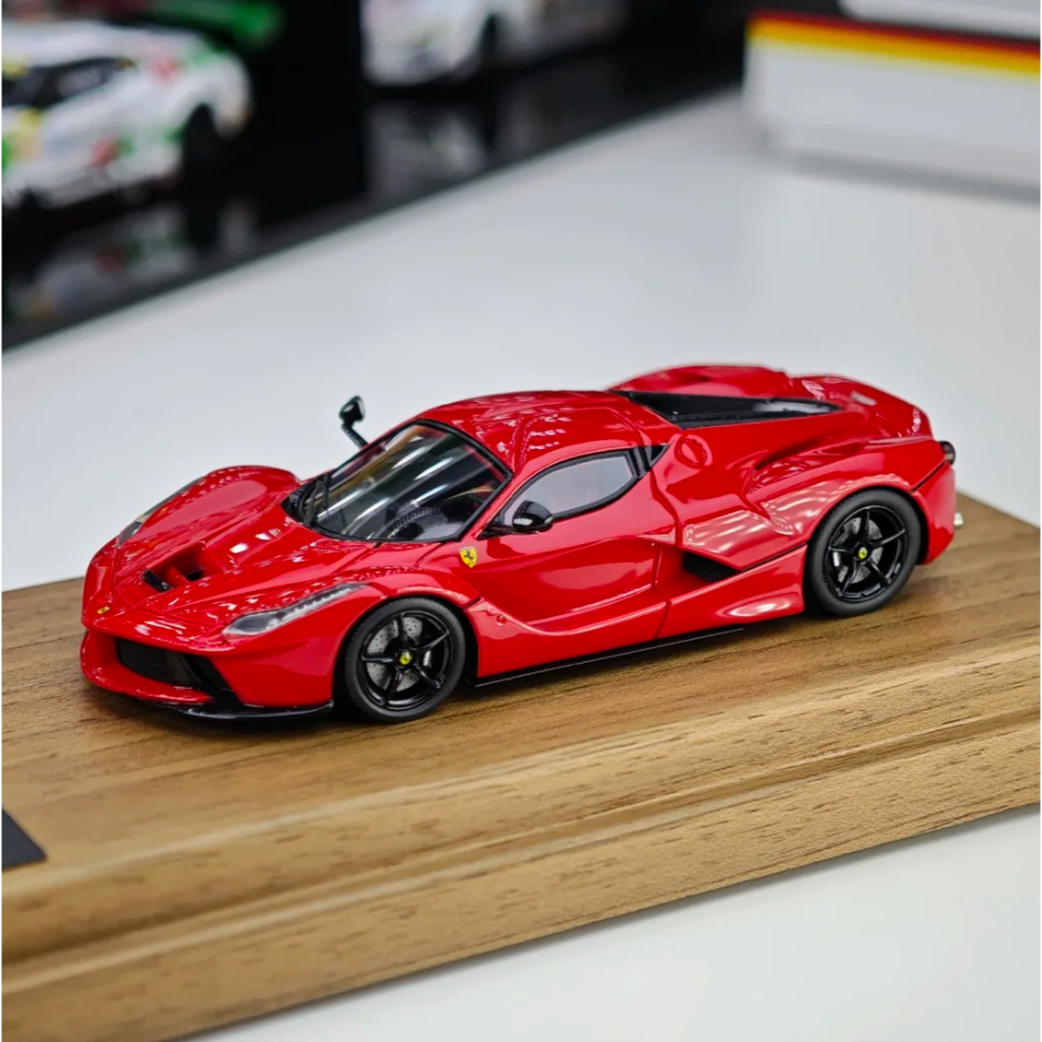 DMH LAFERRARI RED BASE WOOD LIMITED EDITION DIECAST RESIN DMH LAFERRARI RED BASE WOOD LIMITED EDITIO