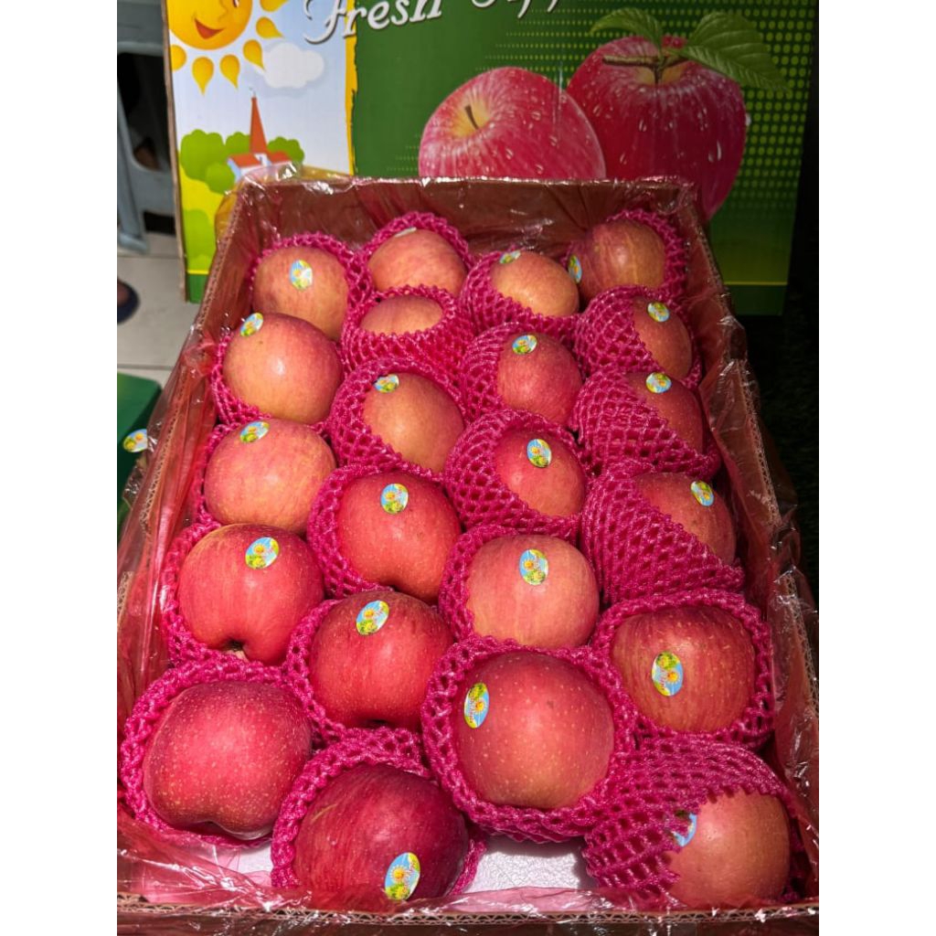 

Apel fuji fresh manis timbangan 1kg bisa lebih