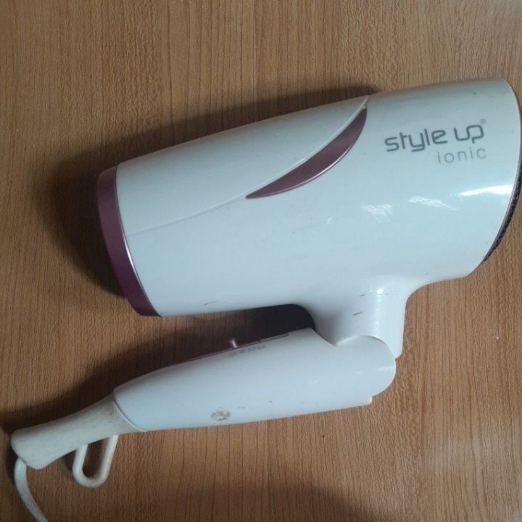 Style Up Ionic ST 802 Putih Hair dryer Traveling Daya 800W
