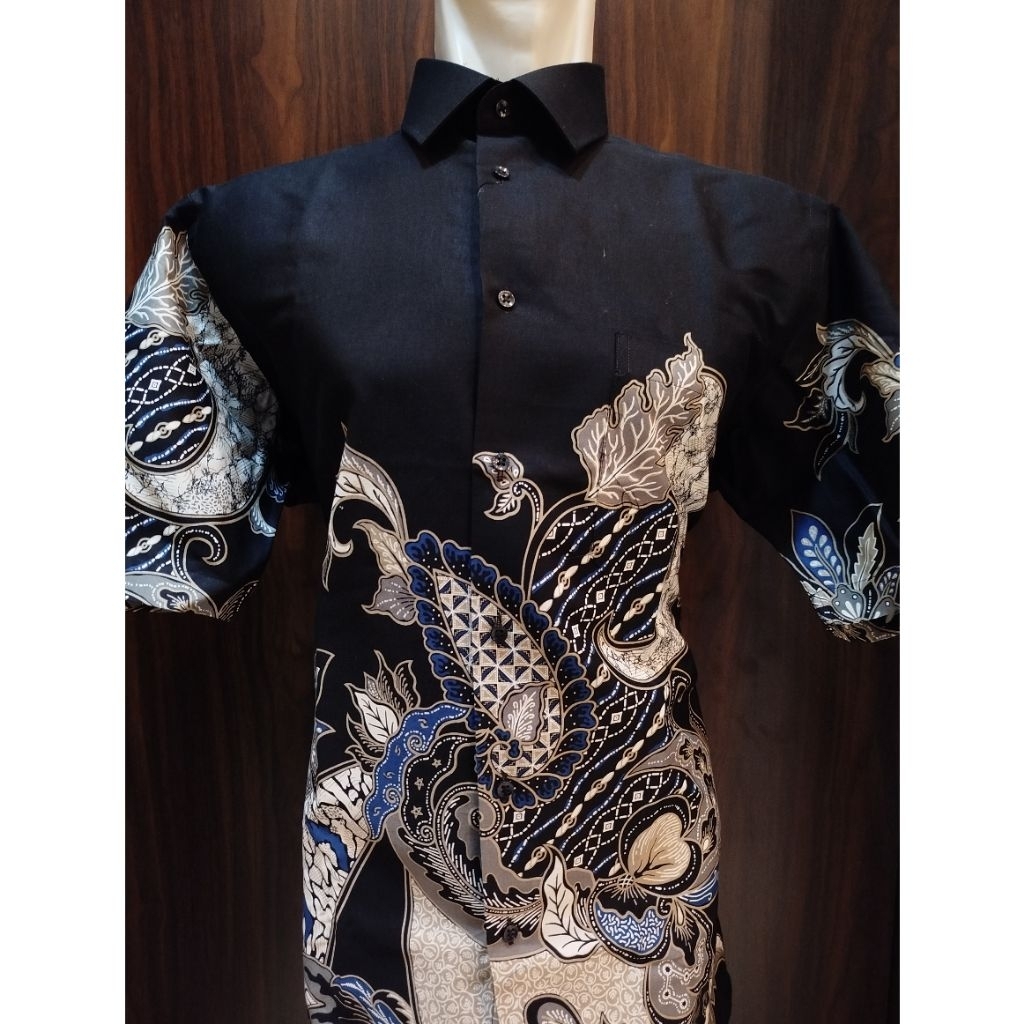 Kemeja Alisan Batik  Lengan Pendek Motif Bunga Slimfit