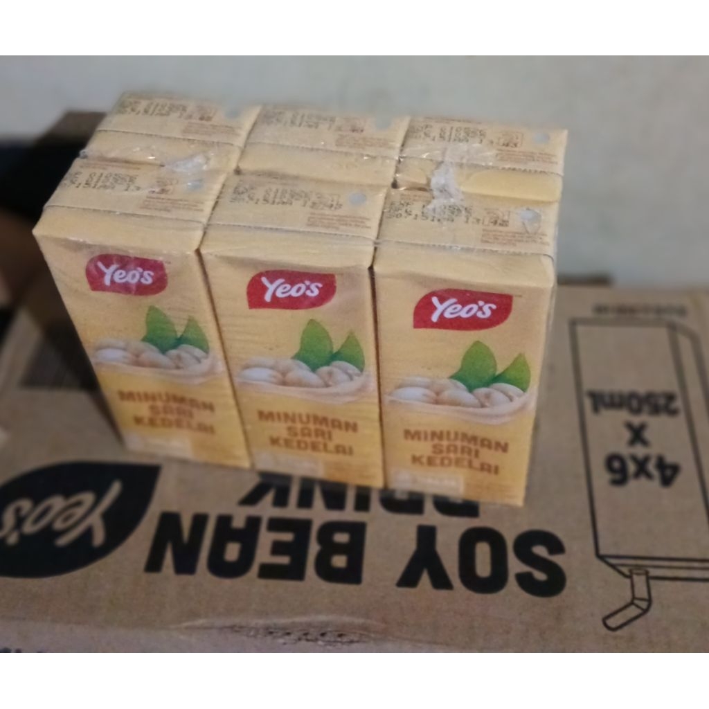 

Yoe's Minuman Sari Kedelai 250ml ( 1 Dus 24 pcs )