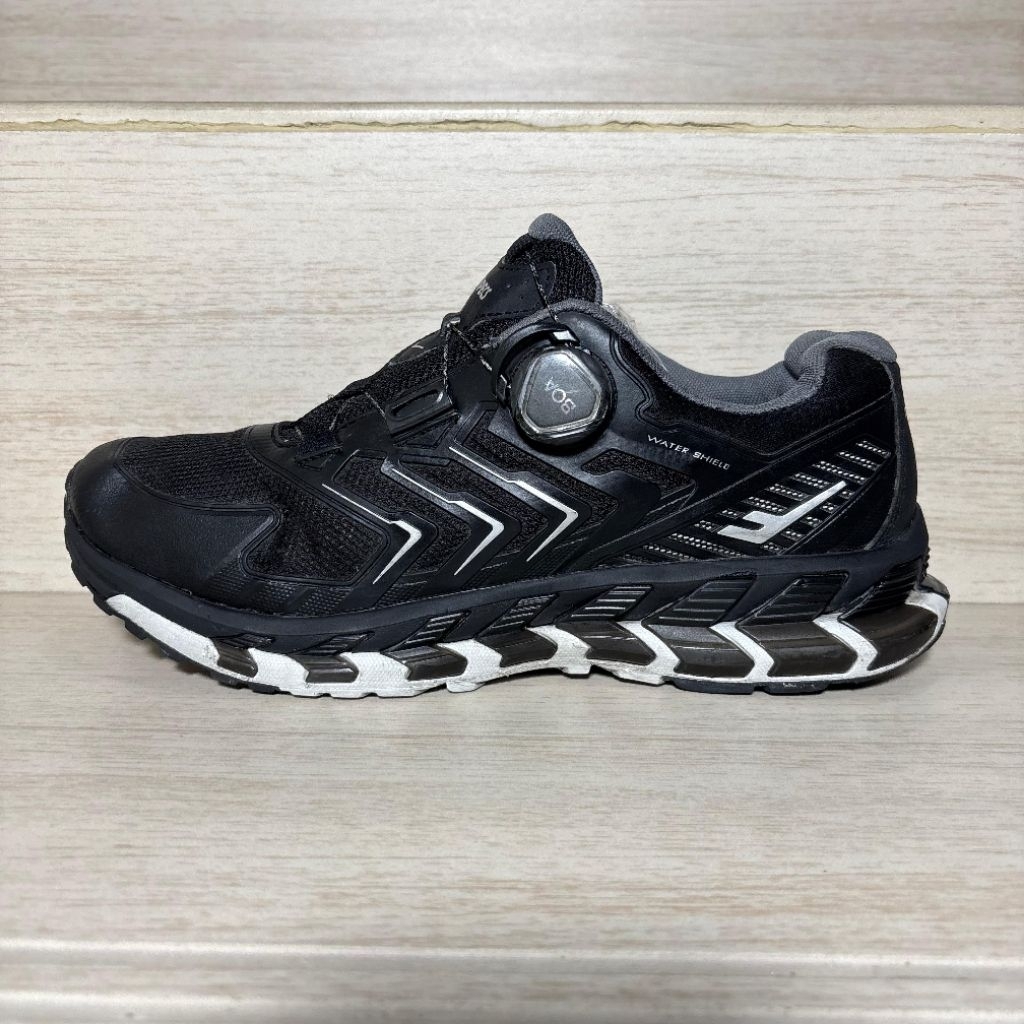 SEPATU OUTDOOR  TREKKING HIKING & RUNNING PROSPECS BOA SYSTEM / TALI PUTAR SECOND ORIGINAL  [ MURAH 