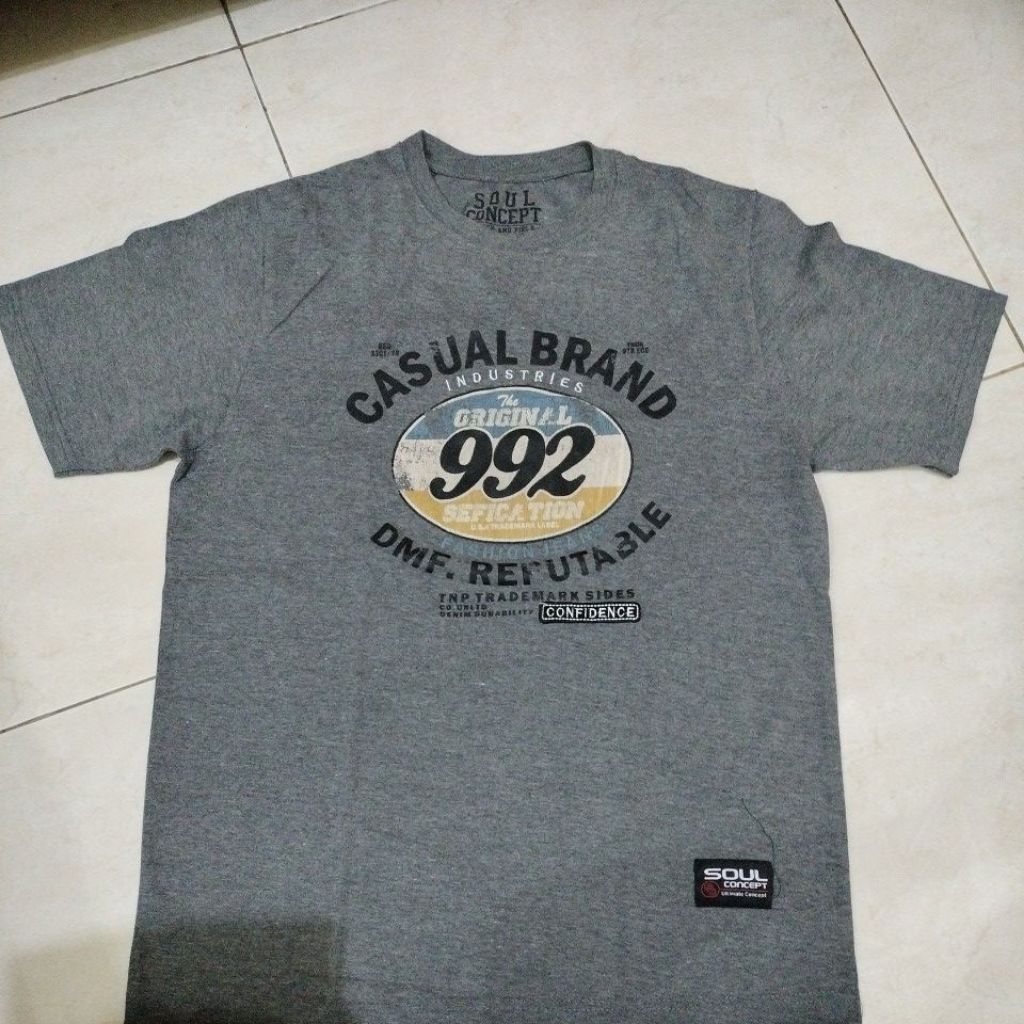 kaos pria dewasa soul concept ukuran L preloved