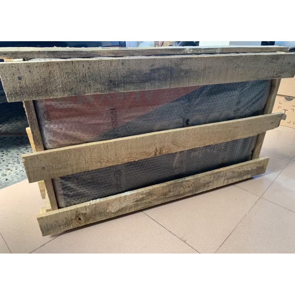 

Packing kayu + ekstra buble wrap