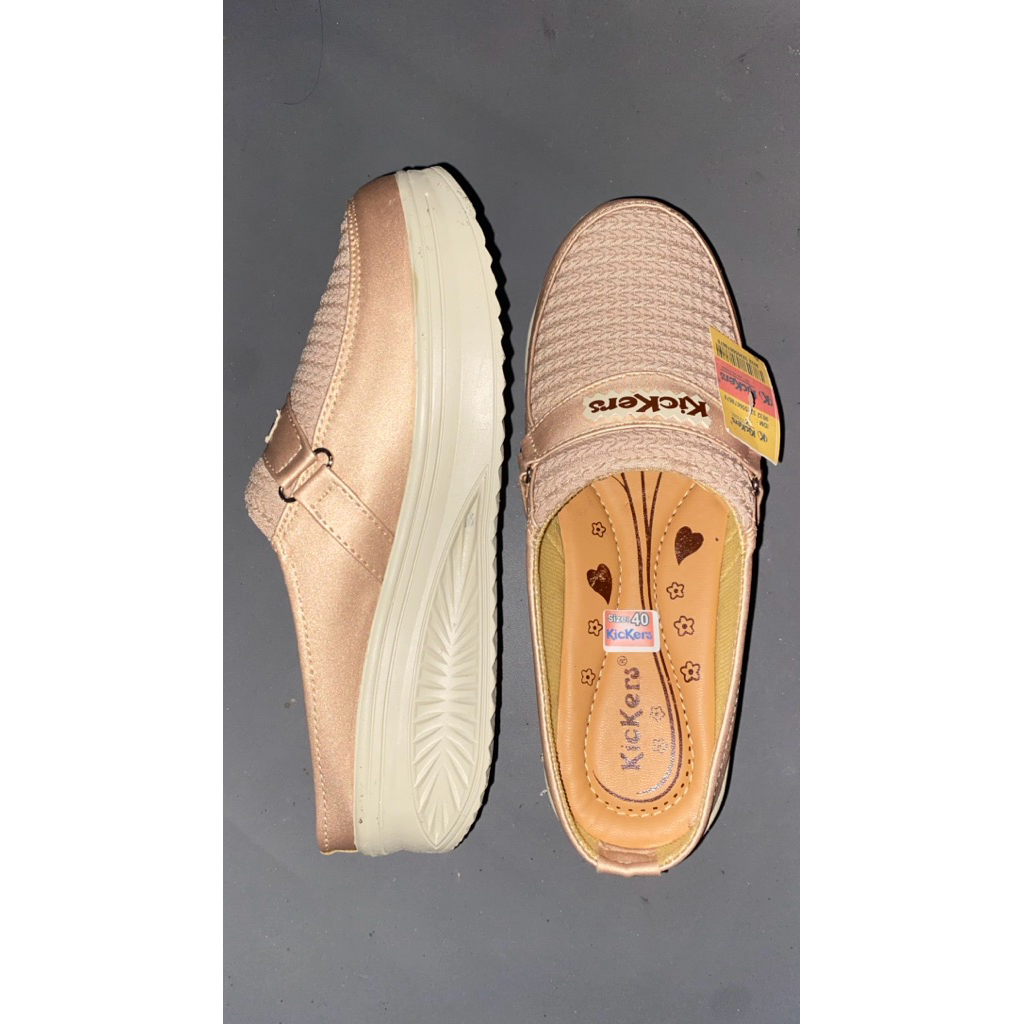 sandal wedges kickers