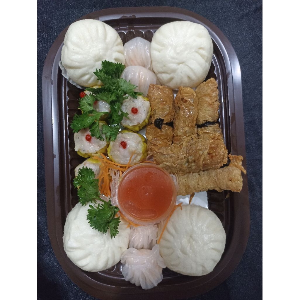 

Assorted Dimsum Tray - Medium tray by Xin Kitchen