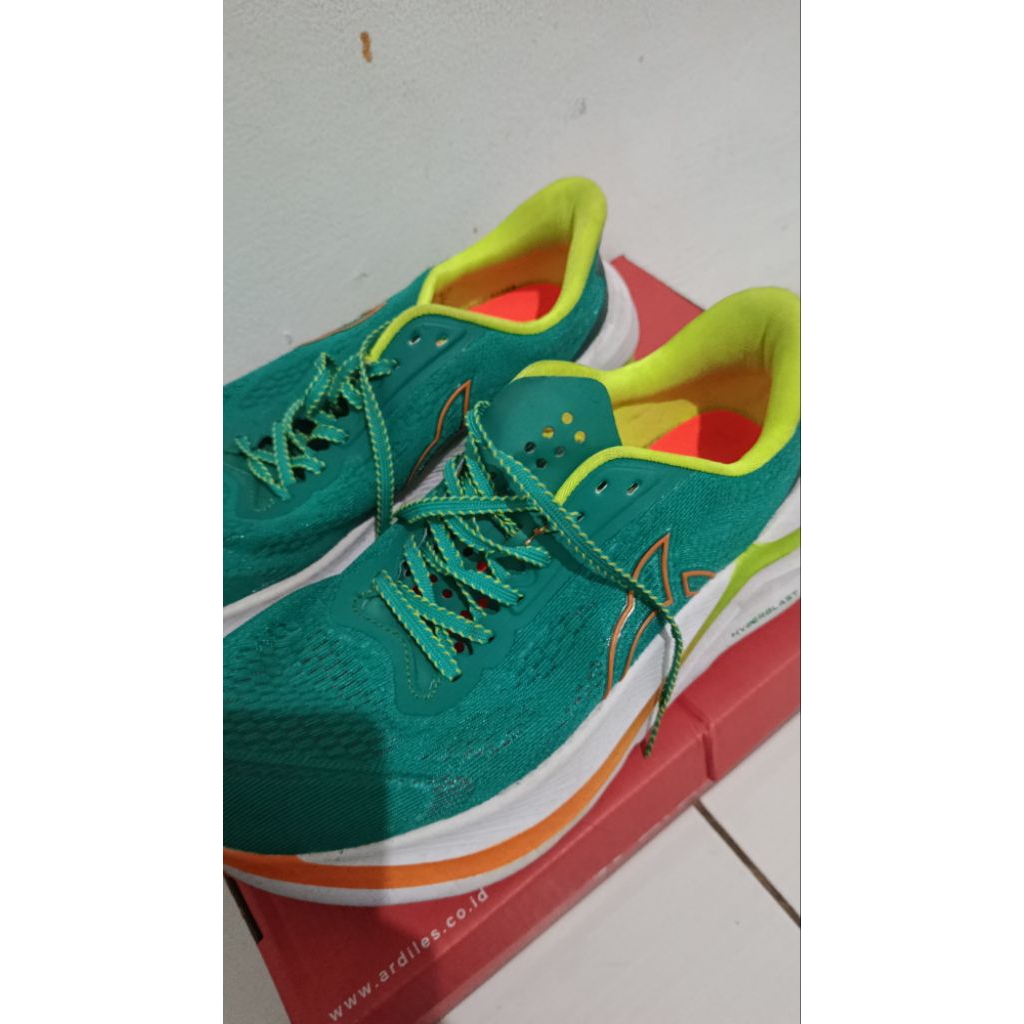 SEPATU ORTUSEIGHT HYPERBLAST 2.0