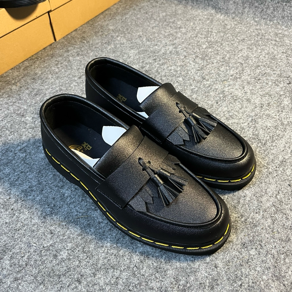 Sepatu Docmart Pria Loafers Pantopel Tassel Hitam
