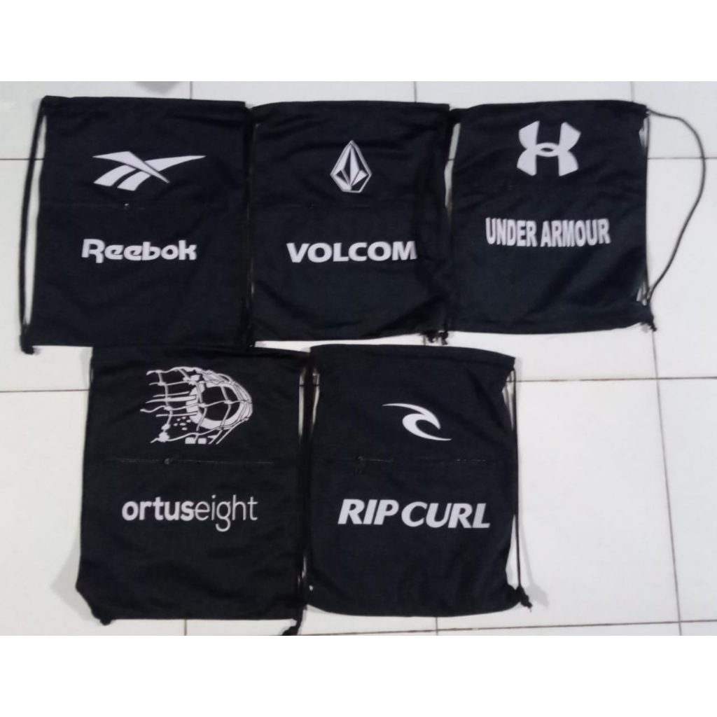 Tas sepatu bola atau futsal serut hitam Ripcurl & Under Armour