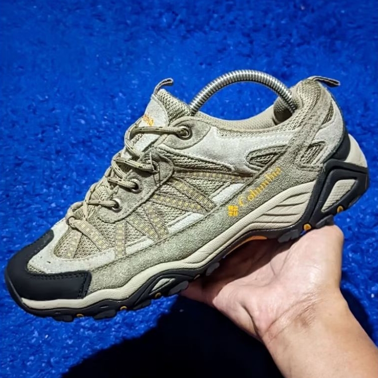 SEPATU OUTDOOR GUNUNG HIKING COLUMBIA