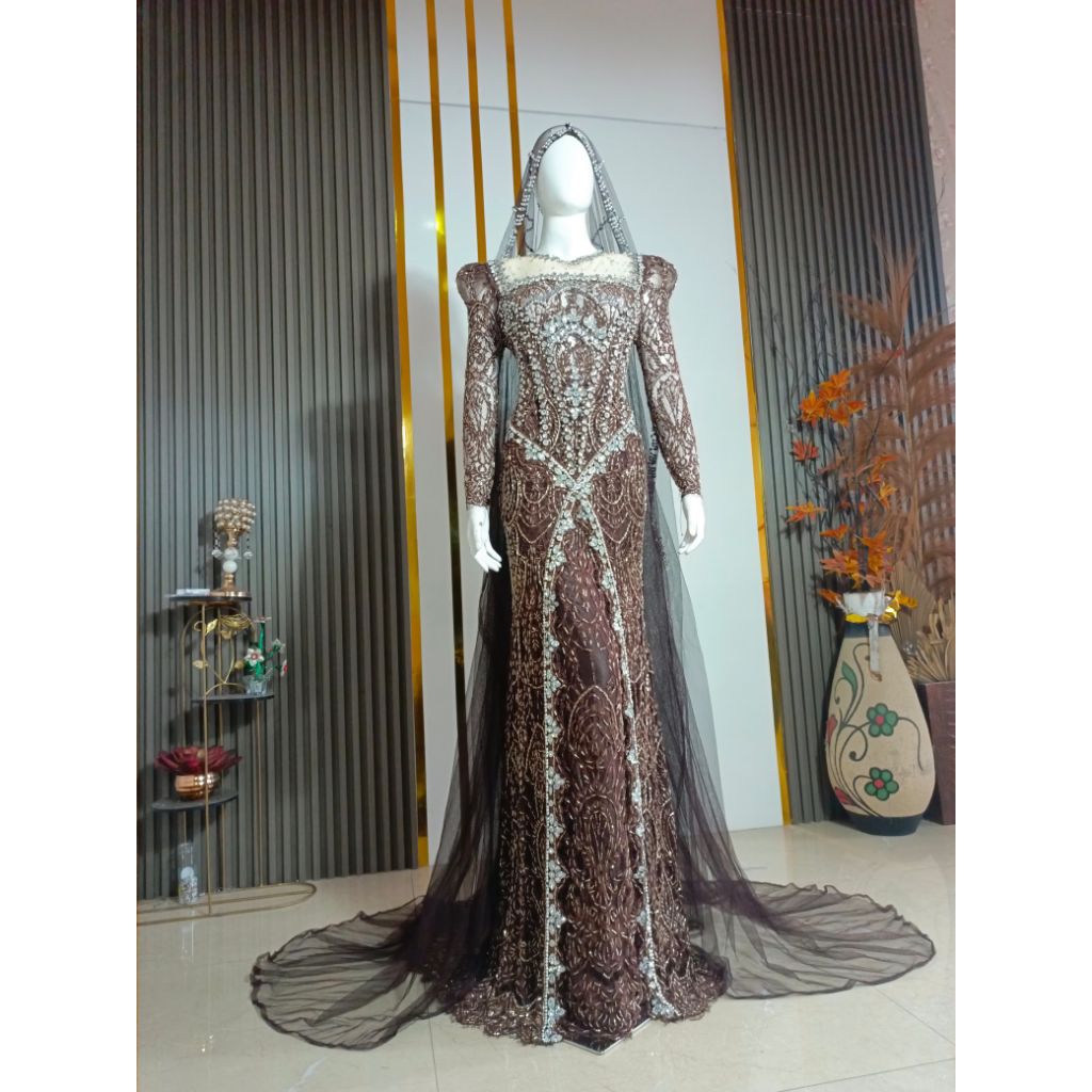 KEBAYA BELAH EKOR + ROK FULL PAYET
