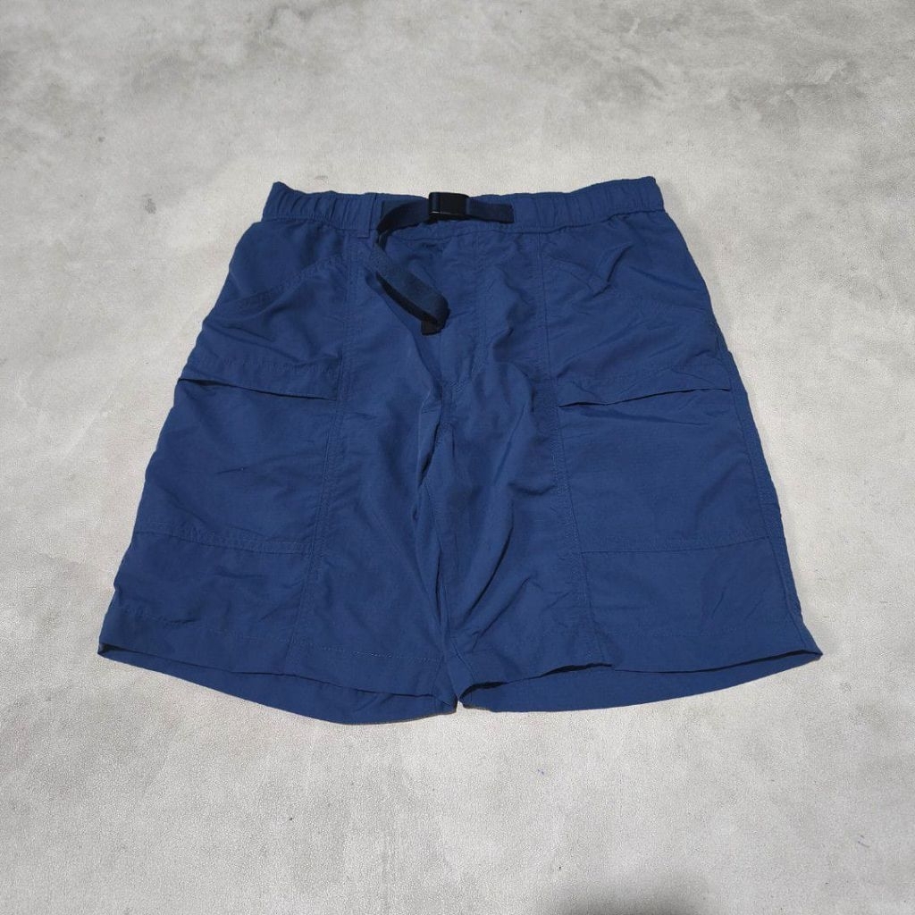Celana pendek pria uniqlo utility biru a
