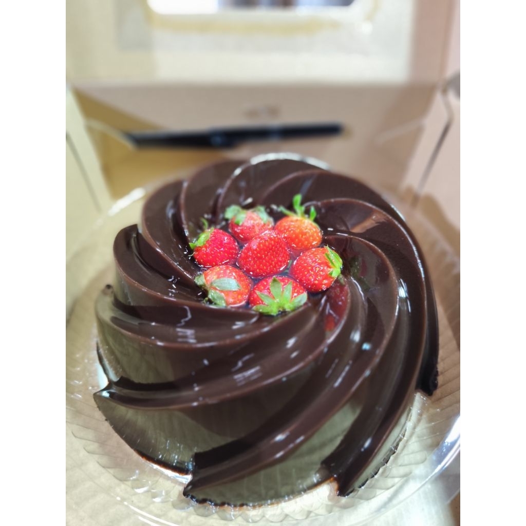 

Puding coklat stroberry loyang 24