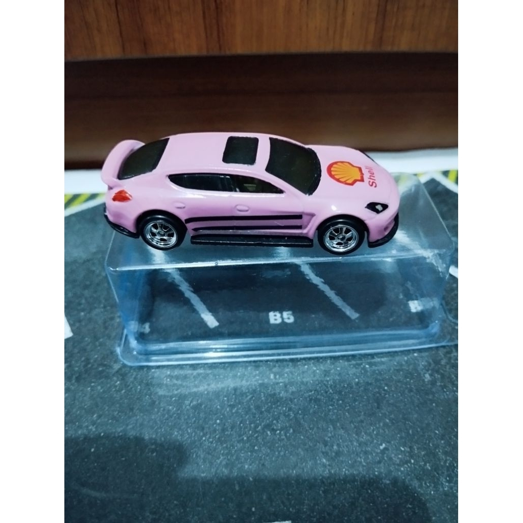 Hotwheels custom ban karet porsche panamera