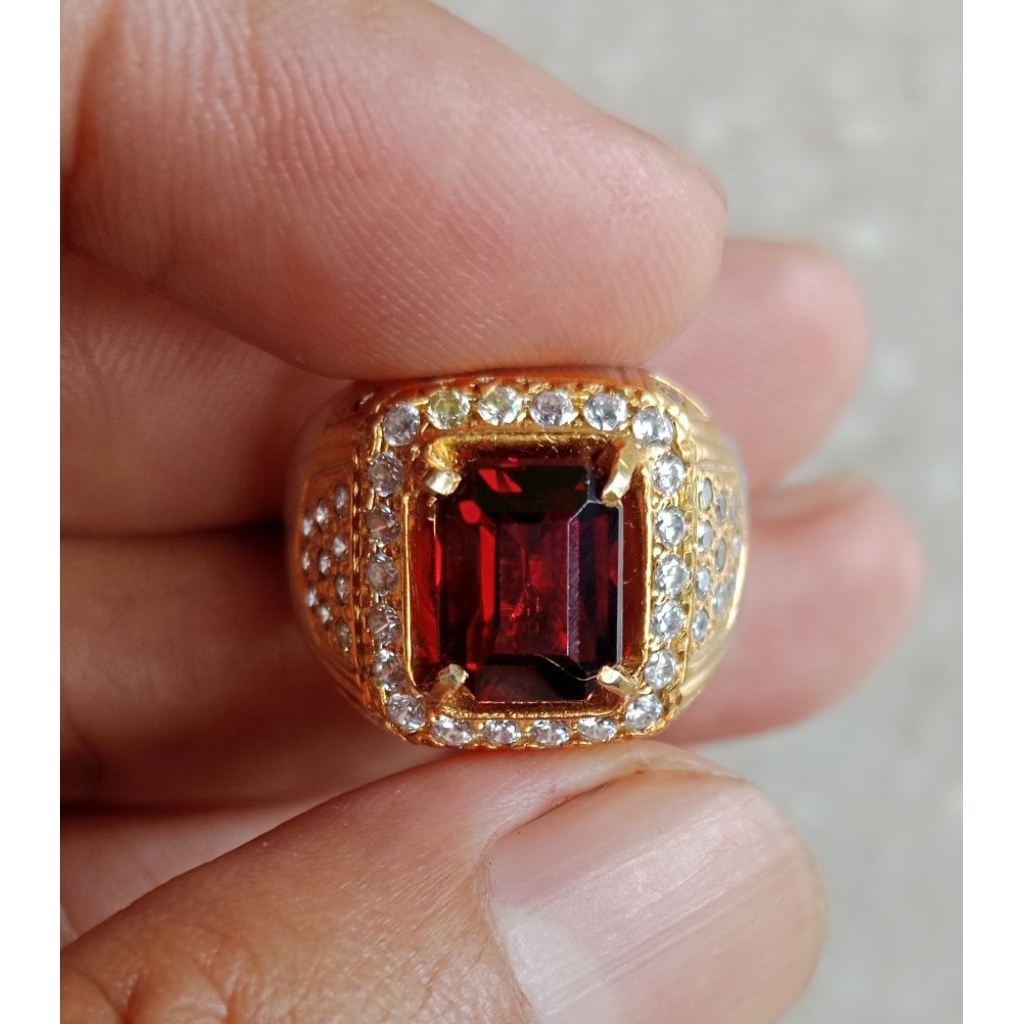 Natural Red Garnet Ceylon No Treatment
