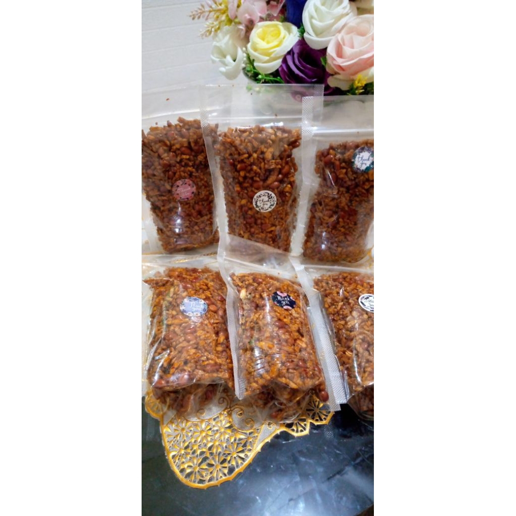 

orek tempe teri kacang pedas manies