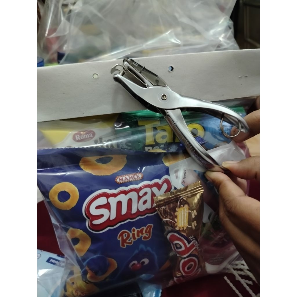 

pembolong kertas untuk goodie bag
