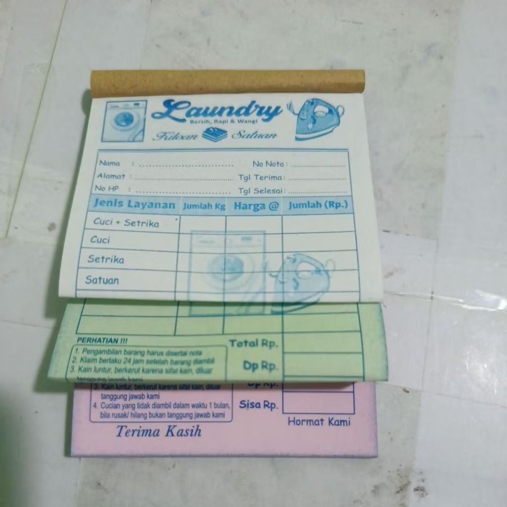 

nota laundy 3 ply ukuran 8 x 10,5 cm. isi 25 set. Readystock. minimal pemesanan 5 buku