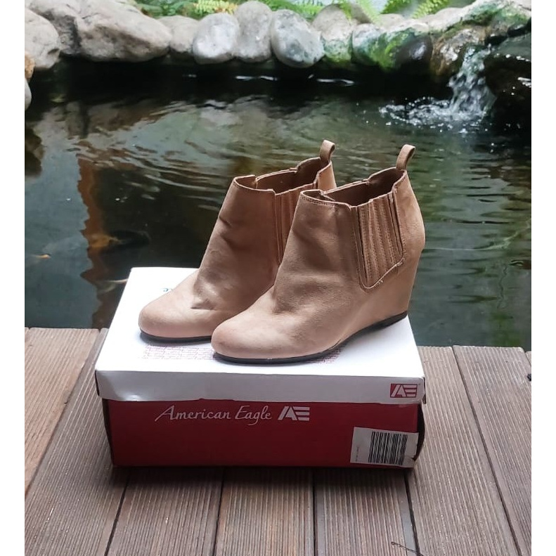 PAYLESS - AMERICAN EAGLE WINDSOR - TAN. SEPATU BOOTS WANITA NEW WITH BOX