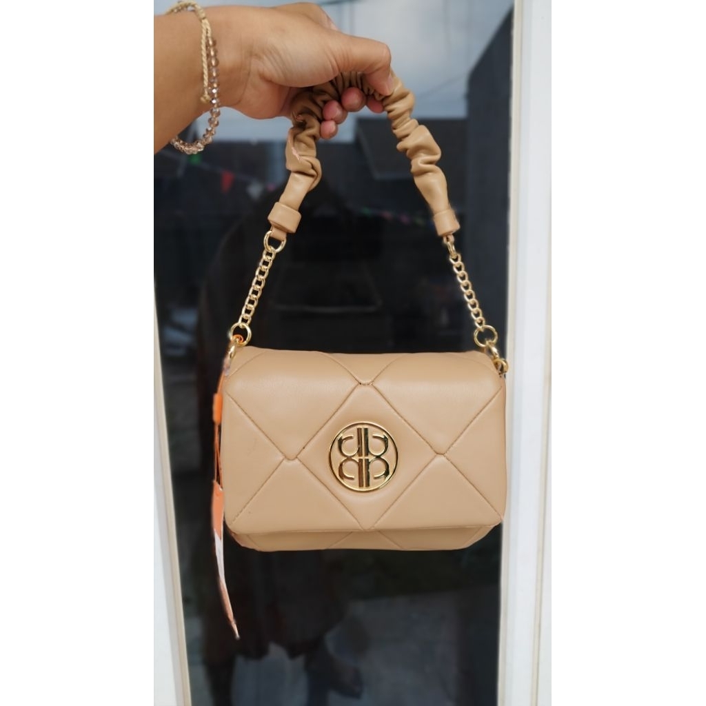 As Is Nada puspita puff bag Caramel