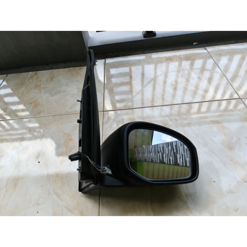 spion mobil Calya/sigra sebelah kanan (R)