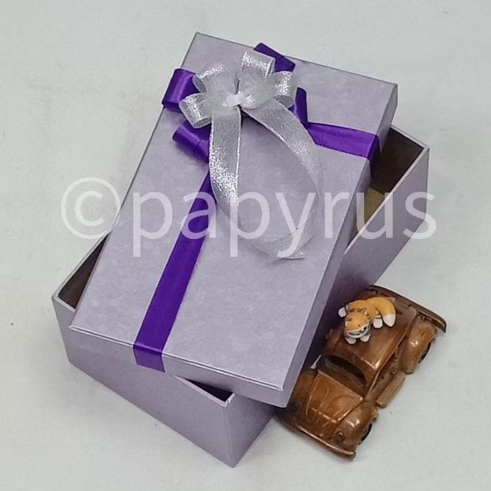 

PAPYRUS 15x25 Tinggi 8cm Kotak Kado Gift Box Hardbox Hampers V3