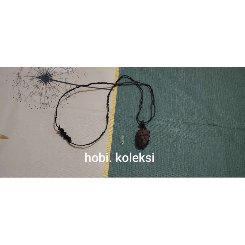Kalung Liontin Batu Motif Unik
