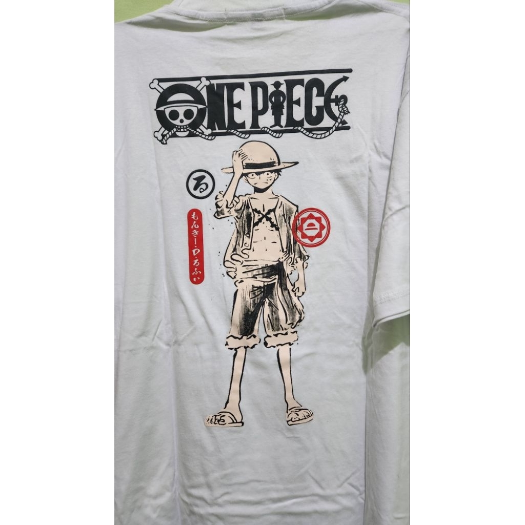 kaos One Piece x Zara Putih