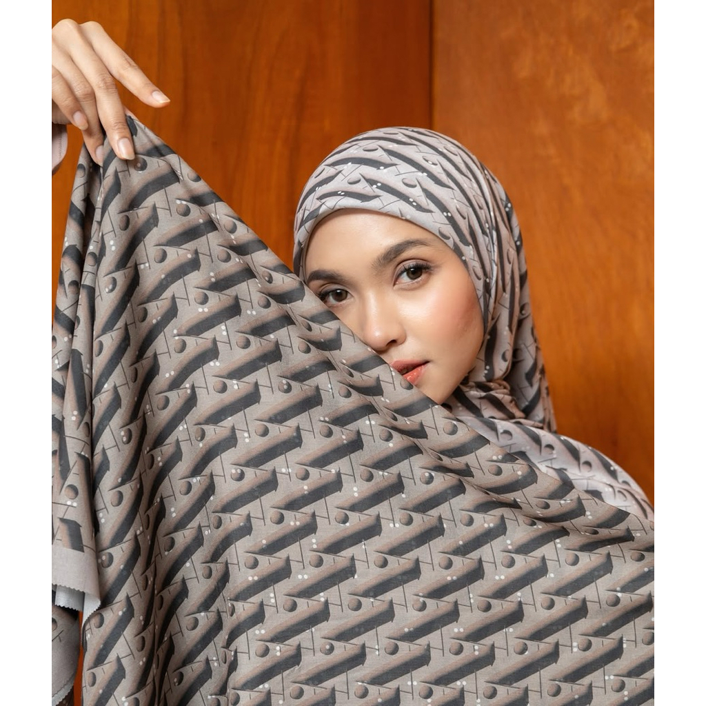 SHE MONOGRAM SERIES ARASCARF