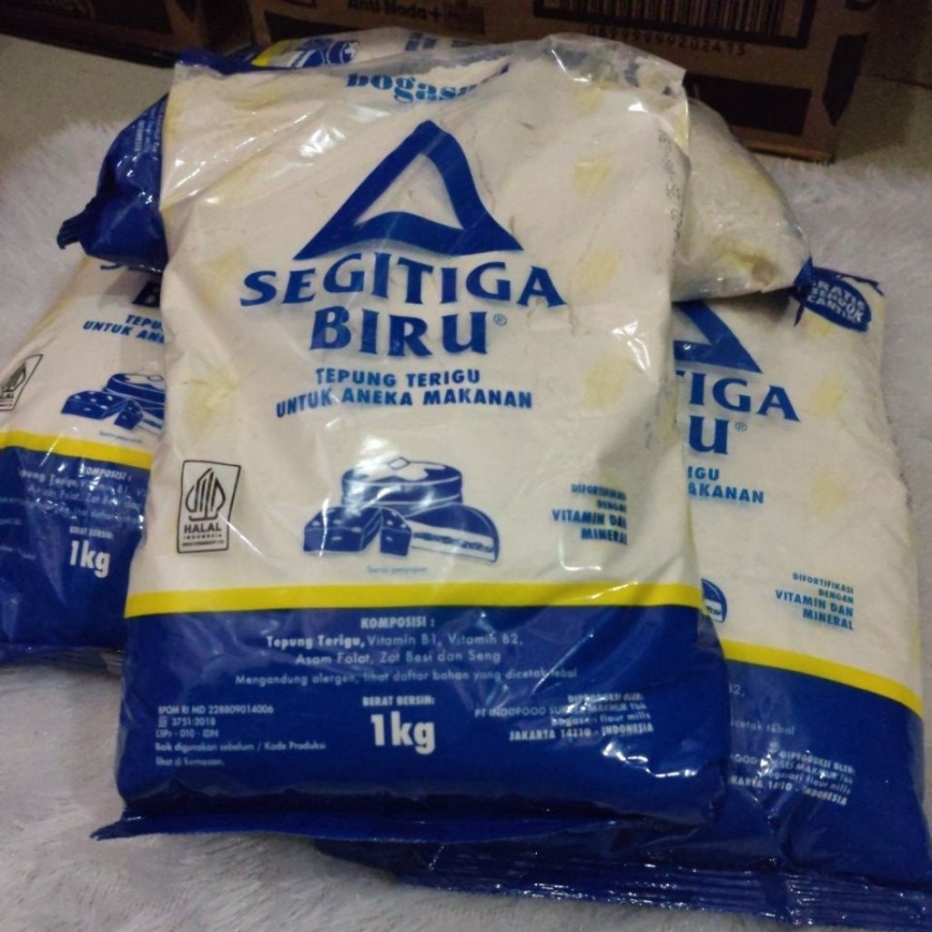 

TEPUNG TERIGU SEGITIGA BIRU 1KG