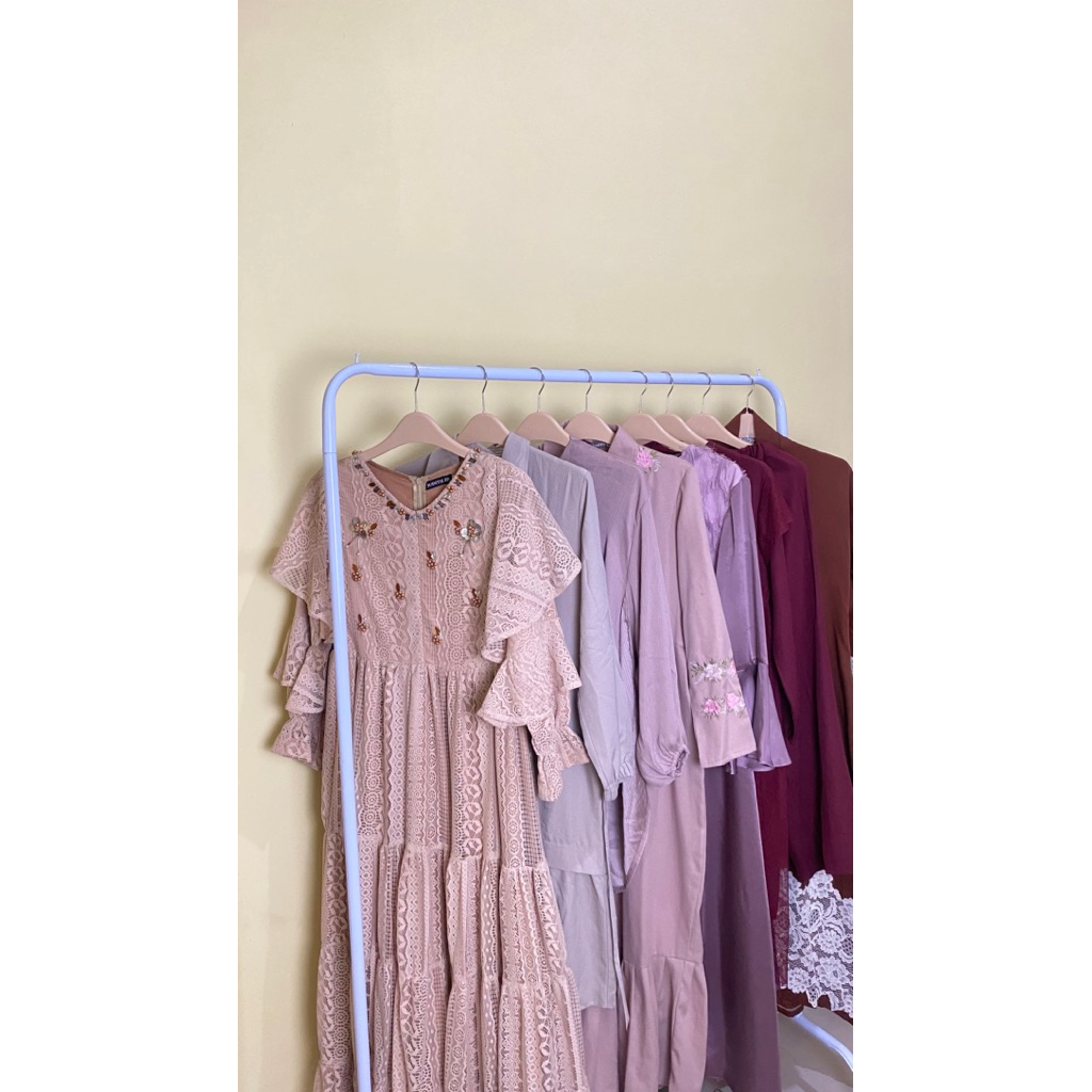 [Preloved] Judith.id Gamis Cream Brukat