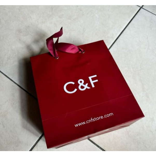 

Preloved paper bag C&F parfume ukuran kecil