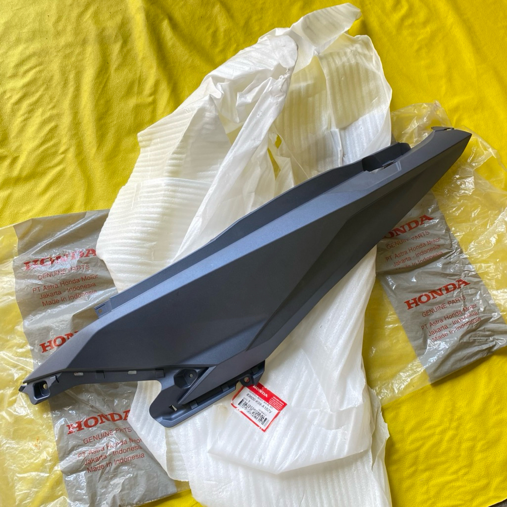 Cover body belakang KIRI Honda Vario 150 LED 2015-2017 Biru Dof original AHM 83600-K59-A10ZV