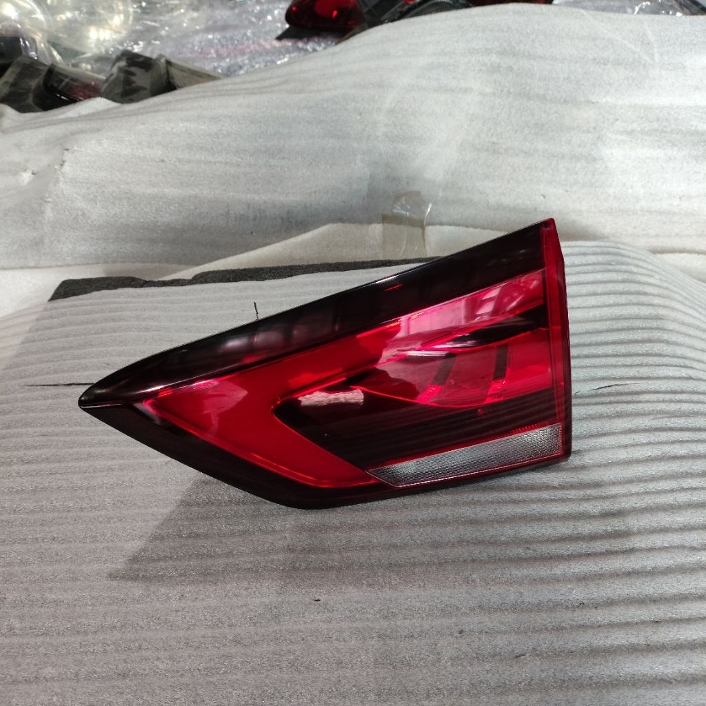 Reflektor Lampu Bagasi Mobil MG ZS (MG-ZS) 2020 2021 2022 2024 original kanan