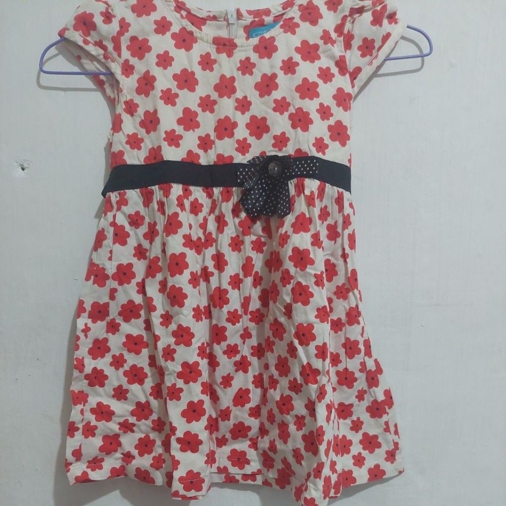 Dress anak katun lucu motif bunga merah latar putih. Preloved.