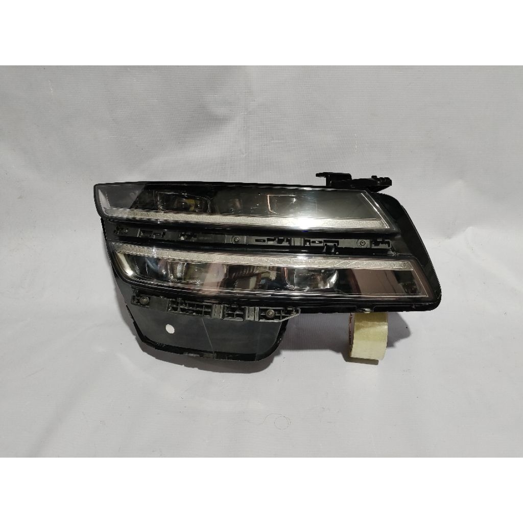 Lampu depan headlamp Hyundai Genesis G80