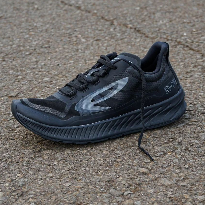 910 Nineten GEIST EKIDEN GEIST EKIDEN HITAM HITAM Sepatu running Unisex
