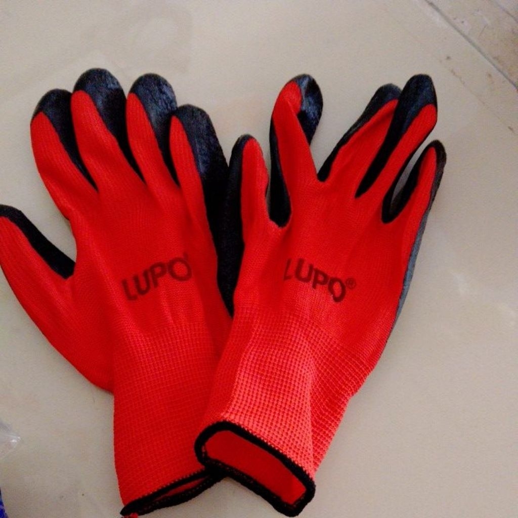 Sarung tangan merek LUPO